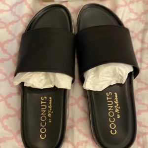 *NEW* Coconut by Matisse Shift Black Slides